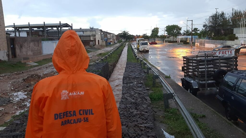 Aracaju registra mais de 15 ocorrencias de risco de desabamento por causa das chuvas