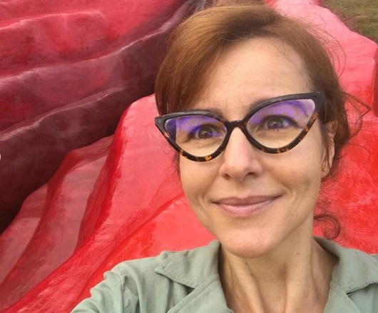 Artista e atacada nas redes sociais apos esculpir vagina de 33 metros Mentalidade equivocada