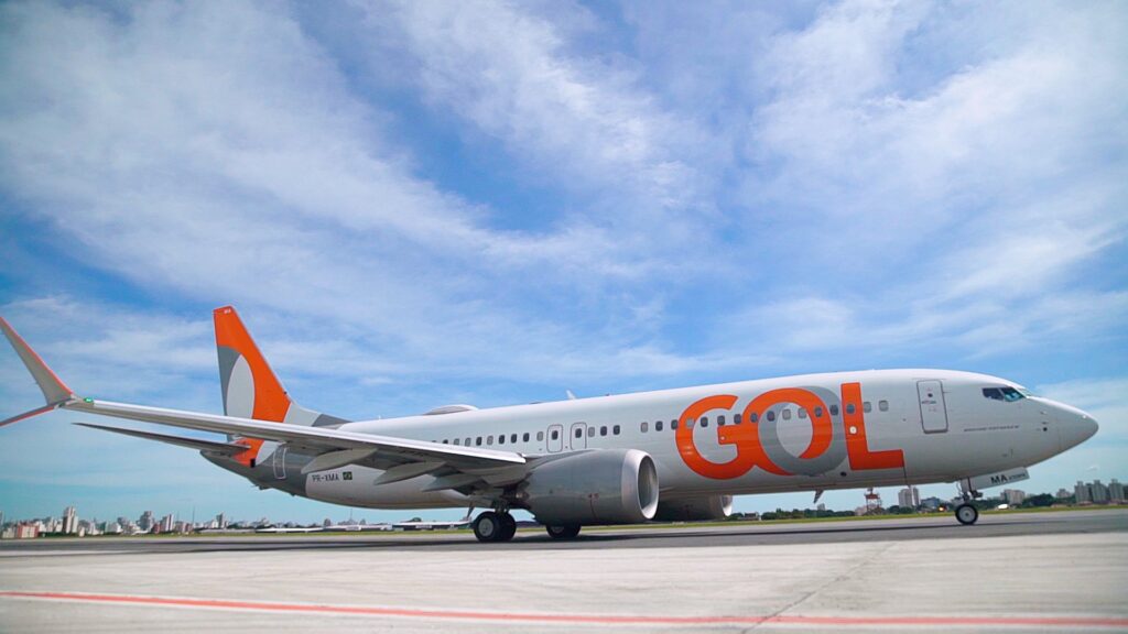 Aviao com vacinas da covid 19 entra em rota de colisao com aeronave da Gol apos curva errada
