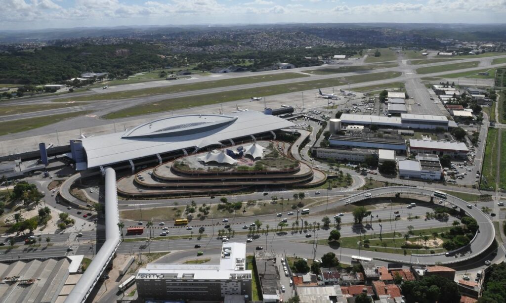 Aviao que buscara vacinas na India parte nesta sexta 15 do Recife