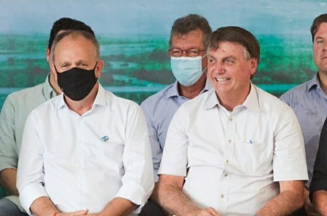 Belivaldo e Bolsonaro almocam apos inauguracao de ponte em Propria governador de Alagoas nao compareceu ao evento