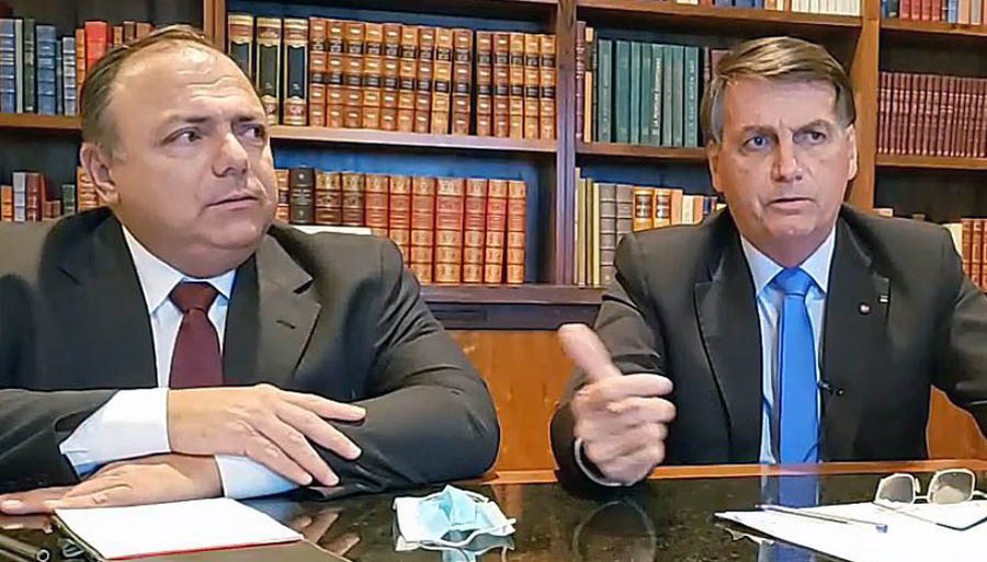 Bolsonaro culpa Pazuello por perda de popularidade e atraso da vacina diz revista