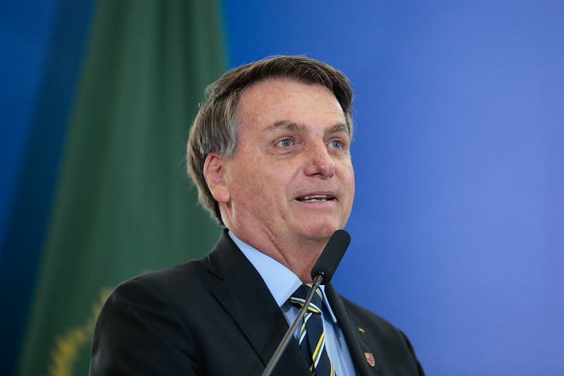 Bolsonaro promete recriar tres ministerios caso haja vitoria de aliados no Congresso