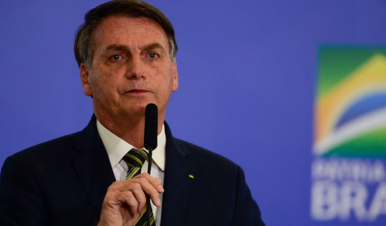 Bolsonaro se irrita com plano de demissao voluntaria e ameaca demitir presidente do Banco do Brasil