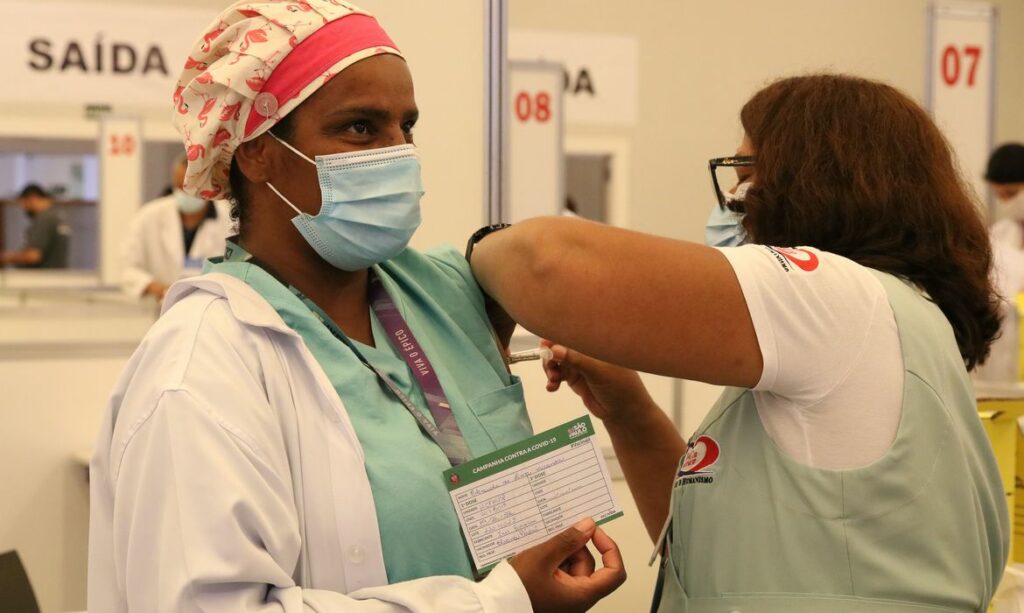 Brasil registra 62.334 novos casos de coronavirus neste sabado 23