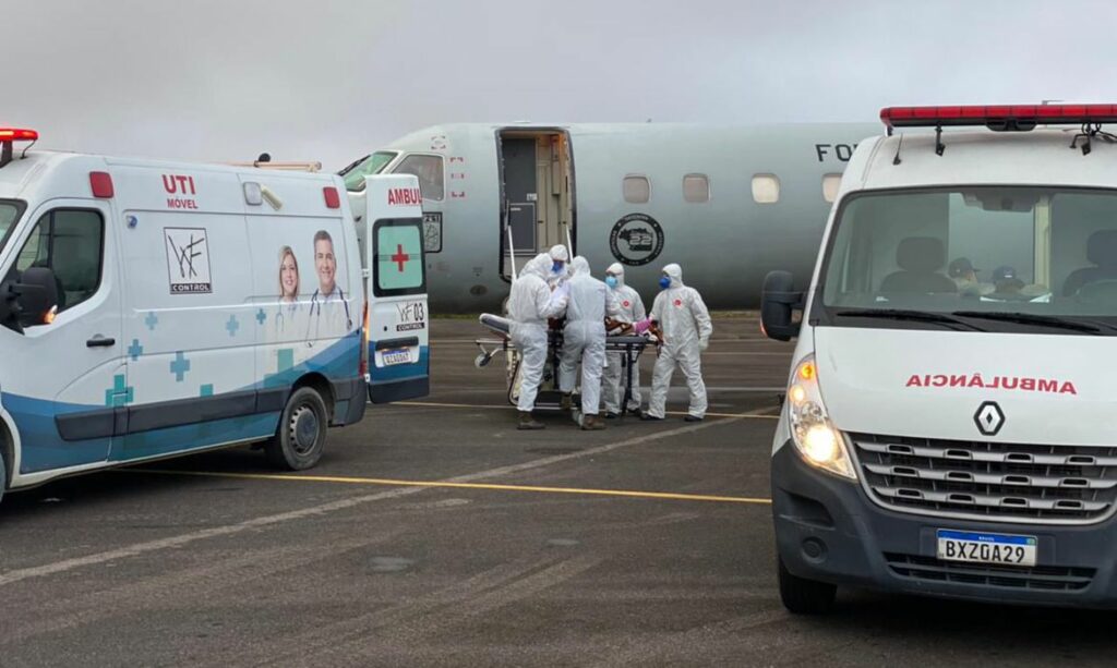 Brasilia recebe 15 pacientes com covid 19 procedentes de Manaus