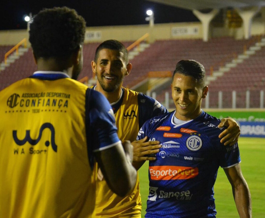 Confiança-espanta-má-fase-vence-Náutico-e-respira-na-tabela-da-Série-B
