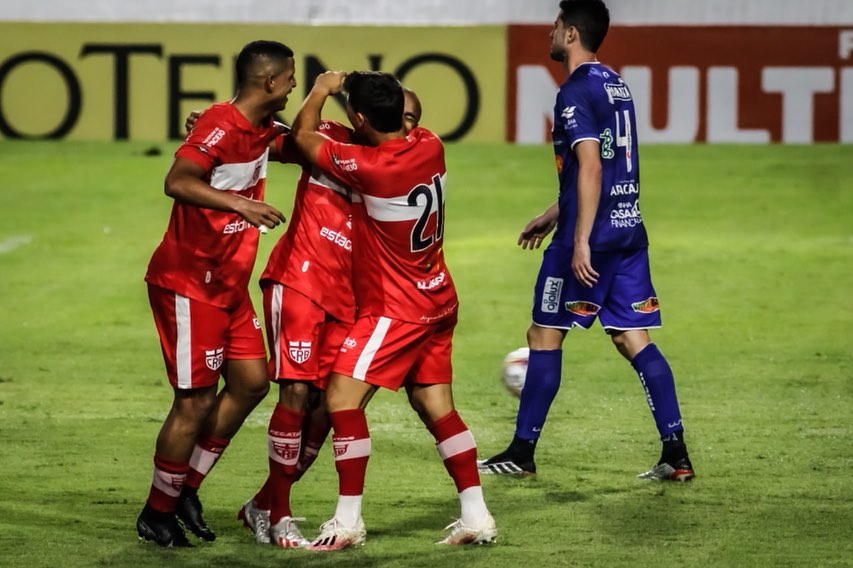 Confiança-é-derrotado-pelo-CRB-e-perde-chance-de-se-livrar-do-rebaixamento-na-Série-B
