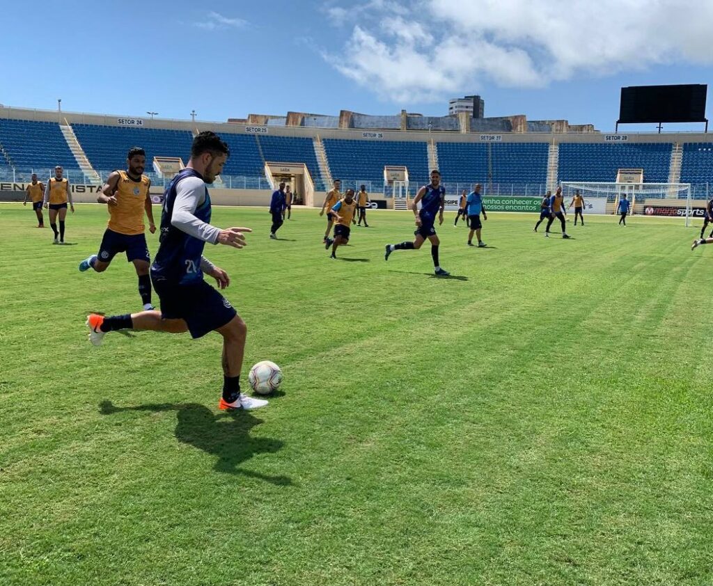 Confiança-visita-CRB-em-confronto-que-pode-selar-permanência-do-clube-na-Série-B