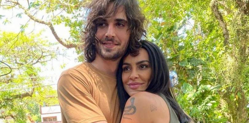Confinado no BBB Fiuk e defendido por Cleo Deixem o garoto chorar