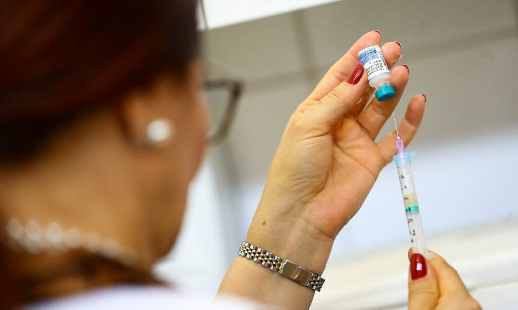 Covid 19 Anvisa alerta para venda de vacinas falsas na internet