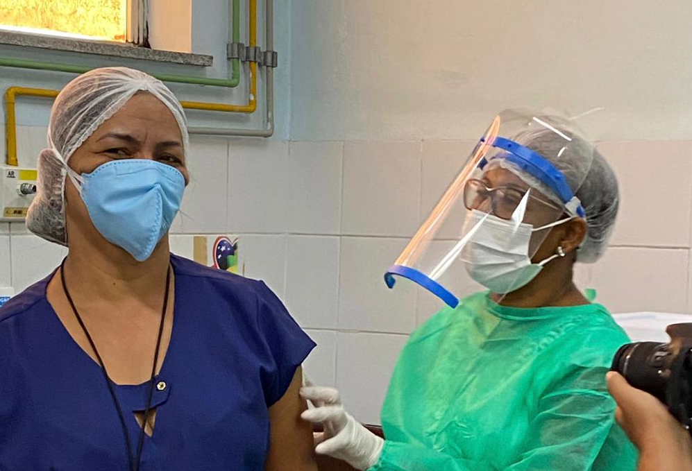 Covid 19 Hospitais Regionais de Propria e Socorro iniciam vacinacao dos profissionais da saude nesta quarta 20