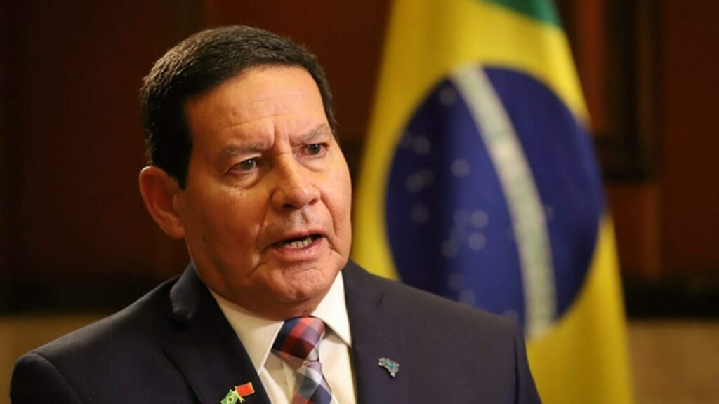 Deixa o cara governar diz Mourao sobre pedidos de impeachment contra Bolsonaro