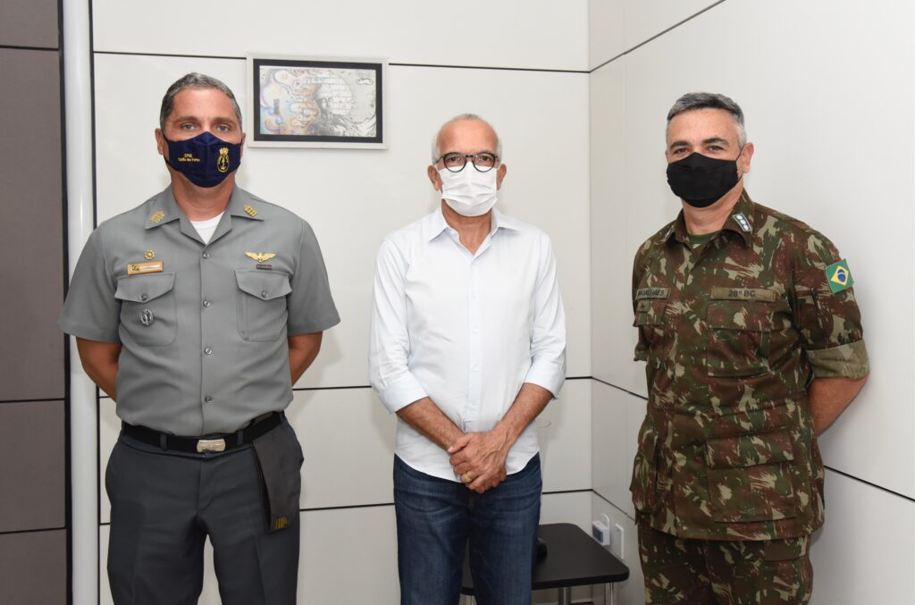 Edvaldo se reune com Forcas Armadas para tratar sobre apoio logistico na vacinacao contra a covid 19