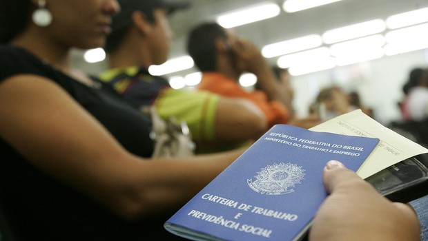 Empregos com carteira assinada priorizam contratacao de homens