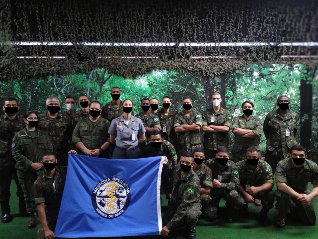 Exercito manipula foto de soldados para parecer que eles usavam mascaras
