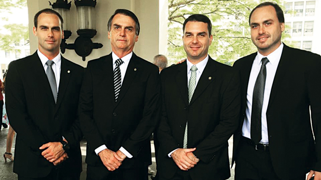 Familia Bolsonaro lidera ranking de ataques a imprensa no Brasil em 2020 indica relatorio