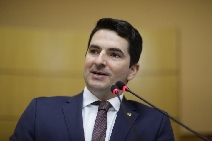 Gustinho-Ribeiro-diz-que-pedido-por-impeachment-de-Bolsonaro-é-‘estupro-à-democracia-do-país’