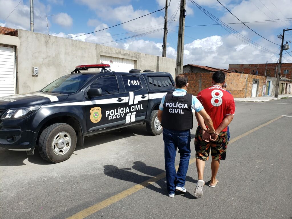 Homem e preso em flagrante apos agredir e manter ex mulher em carcere privado no bairro 17 de Marco