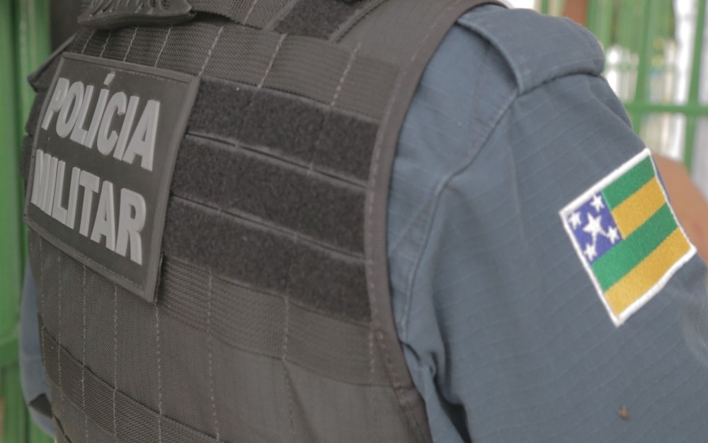 Homem-faz-companheira-de-refém-na-Coroa-do-Meio-e-é-preso-em-flagrante-pela-PM