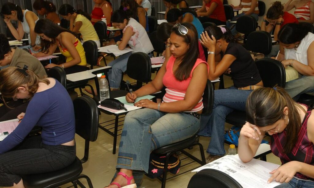 Inep divulga cartao de confirmacao com local de prova do Enem 2020