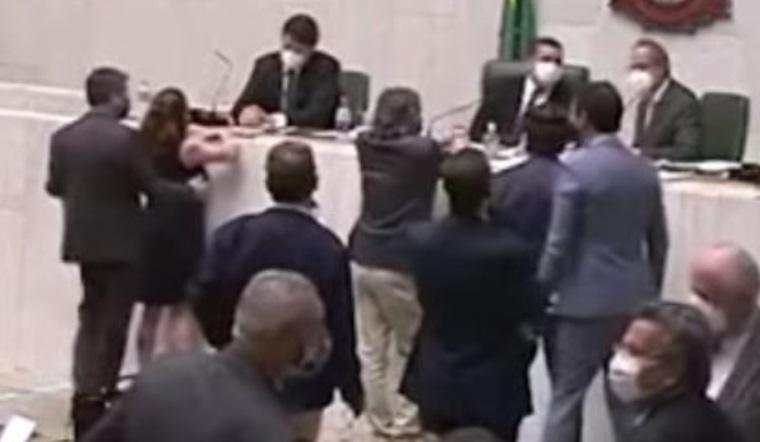 Justica autoriza investigacao contra deputado do Cidadania que assediou Isa Penna em Sao Paulo