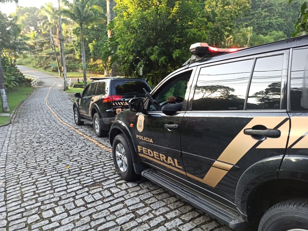 Lava Jato PF apreende obras de arte carros de luxo e helicoptero em investigacao de lavagem de dinheiro na Transpetro