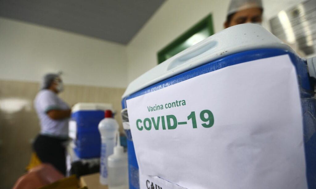 Manaus afirma que esta corrigindo falhas em lista de vacinacao