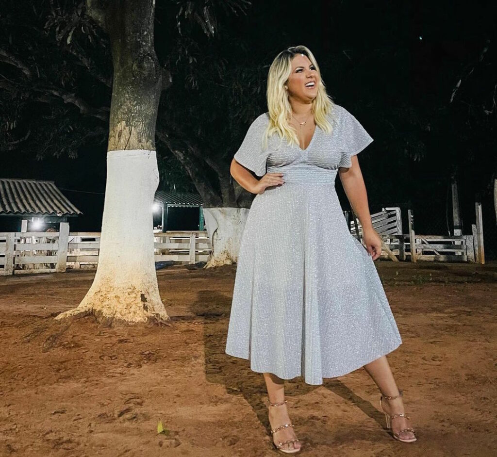 Mulher-do-sertanejo-Zé Neto-Natália-Toscano-faz-cirurgias-para-papada-e-cicatrizes-nos-seios