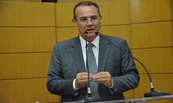 Nao vejo possibilidade de trabalharmos juntos politicamente diz Zezinho Sobral sobre prefeito de Laranjeiras