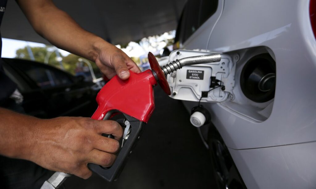 Novo-aumento-nos-preços-pode-fazer-gasolina-chegar-a-R$-5-em-postos-de-Aracaju