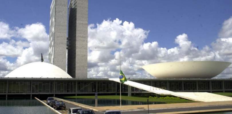 Orcamento da Camara e Senado e maior do que 999 das cidades brasileiras