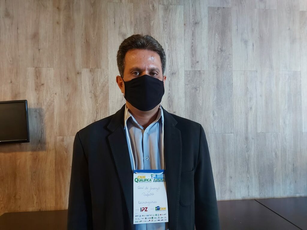 Prefeito-de-Laranjeiras-diz-que-encontrou-cidade-com-1.500-funcionários-e-R$-50-milhões-em-dívidas