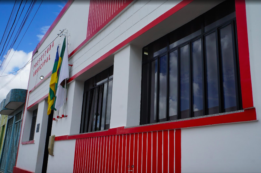 Prefeitura-de-Macambira-amanhece-alagada-após-esquecerem-torneiras-ligadas