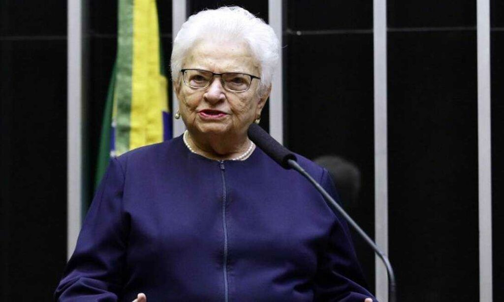 Psol decide disputar presidencia da Camara com deputada Luiza Erundina