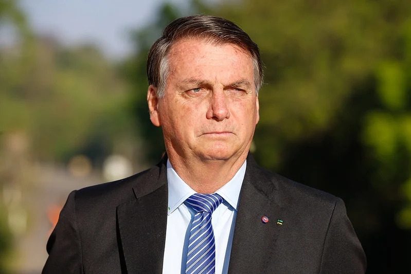 Quem decide se um povo vai viver na democracia ou na ditadura sao as suas Forcas Armadas diz Bolso