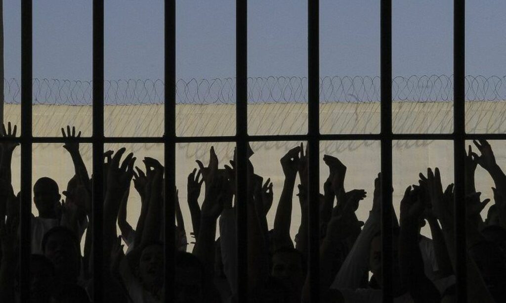 Retirada-de-presos-da-vacinação-contra-covid-19-pode-piorar-transmissão-da-doença-nas-cadeias