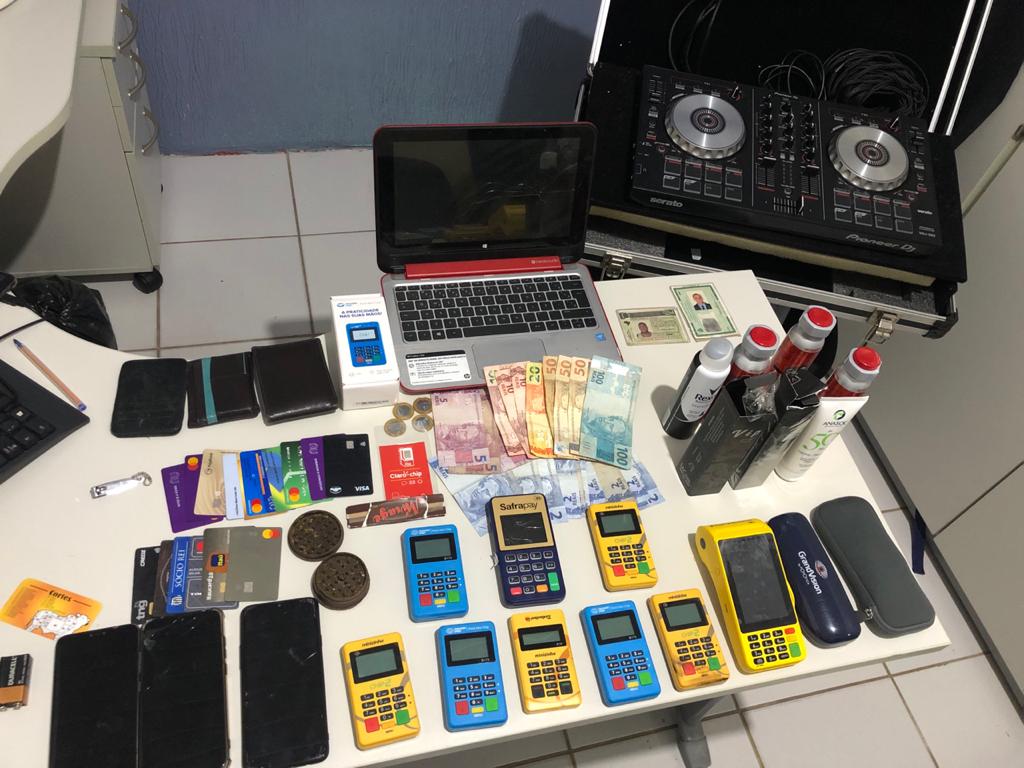 Tres suspeitos de aplicar golpes com cartoes de credito e debito sao presos em Aracaju