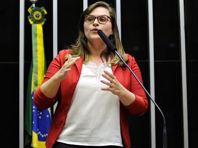 Apos candidatura avulsa Joao Daniel perde e Marilia Arraes e eleita para vaga na secretaria na Camara