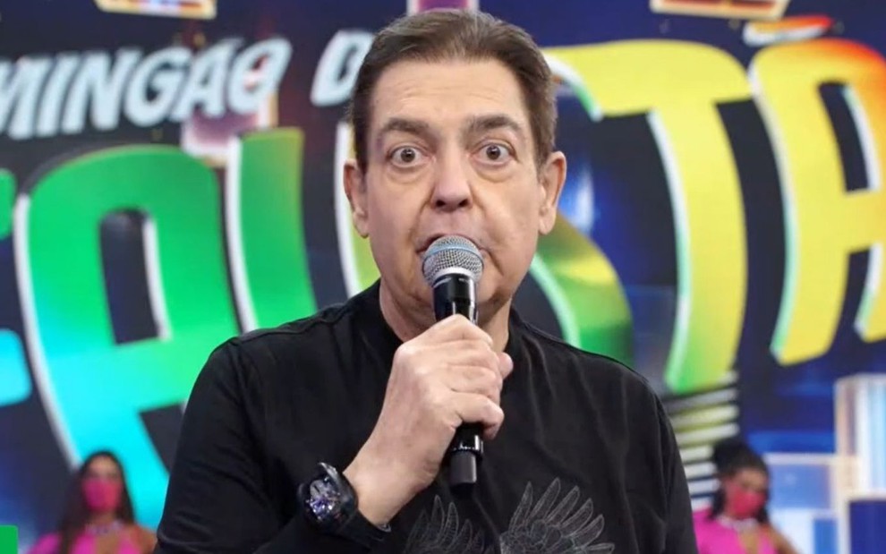 Apos perder 24 quilos Faustao surge magro no Domingao e choca web