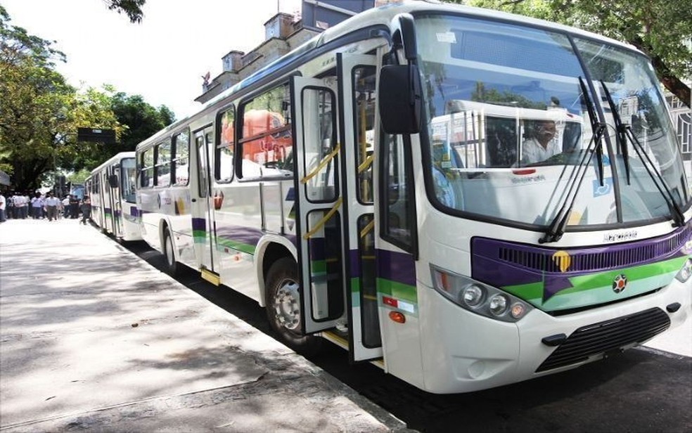Apos protestos Setransp e rodoviarios firmam acordo com mediacao do MPT