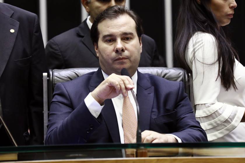 Apos se sentir traido por ACM Neto Rodrigo Maia avalia filiacao ao PSL diz site