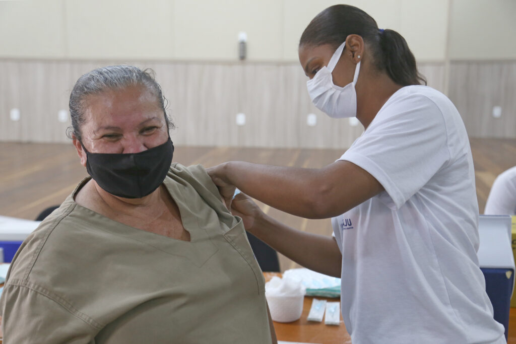 Aracaju vacinou mais de 86 dos idosos acima de 90 anos contra a covid 19
