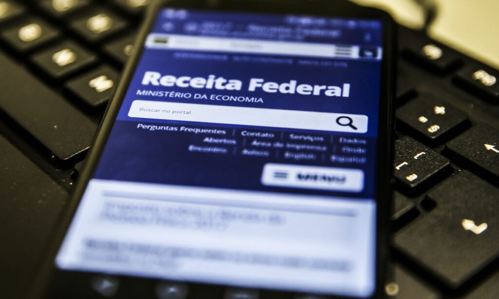 Auxilio emergencial e criptomoedas deverao ser declarados no IR
