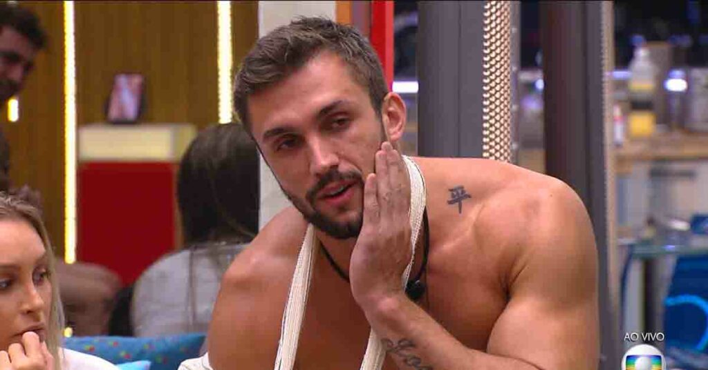 BBB Arthur sofre lesao durante prova do lider e e levado para hospital