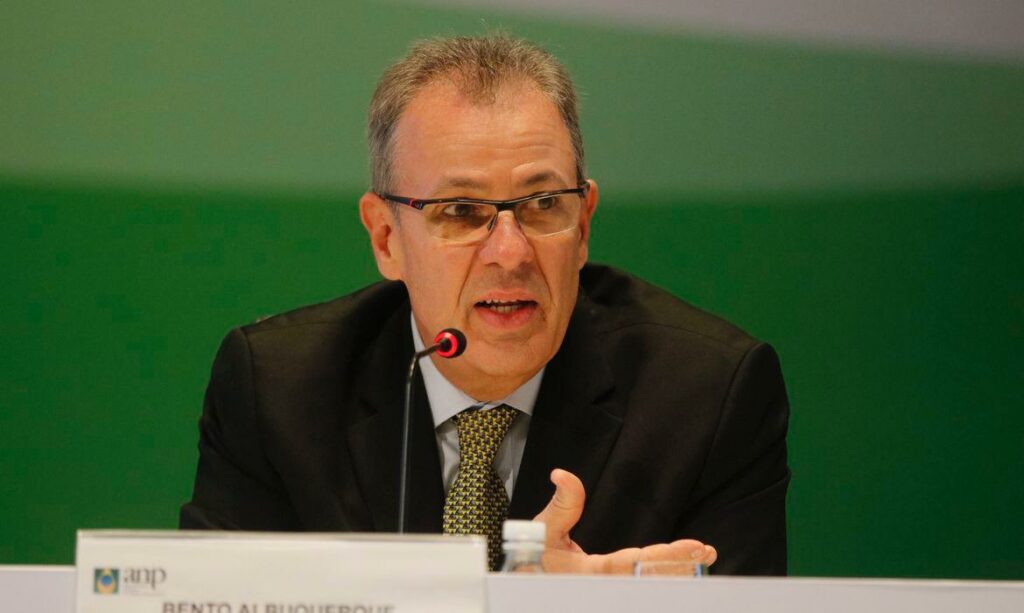 Bento Albuquerque e cotado para assumir Petrobras diz site