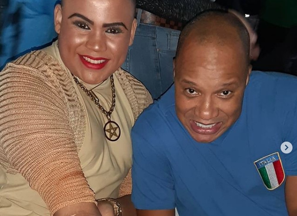 Cantor registra boletim na policia e acusa vocalista do Molejo de estupro