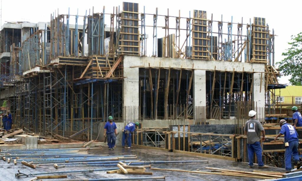 Construção-civil-tem-maior-taxa-de-inflação-em-oito-anos-diz-IBGE