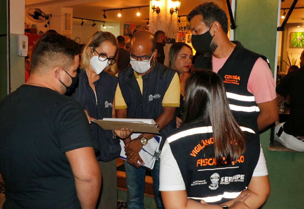Covid 19 Por descumprir medidas restritivas festa e encerrada e tres estabelecimentos sao fechados em Aracaju