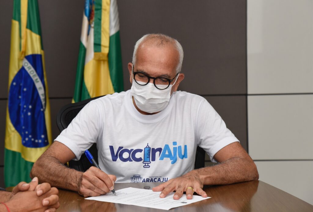 Edvaldo decreta luto oficial de tres dias pelo falecimento do empresario Noel Barbosa em Aracaju